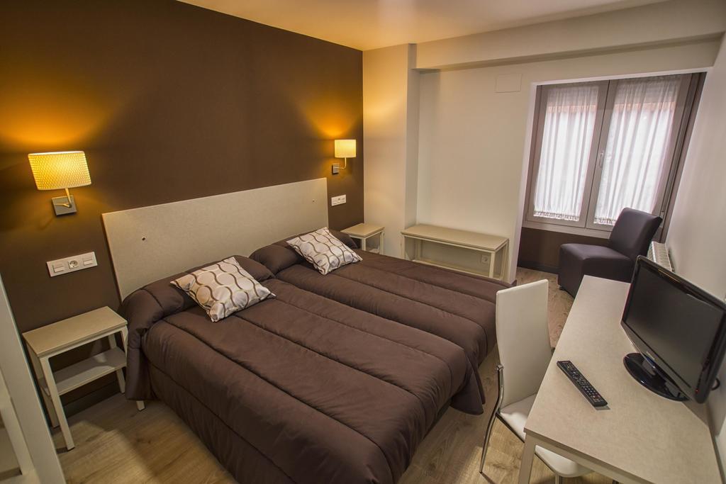 Hostal Elvira Аранда-де-Дуеро Номер фото