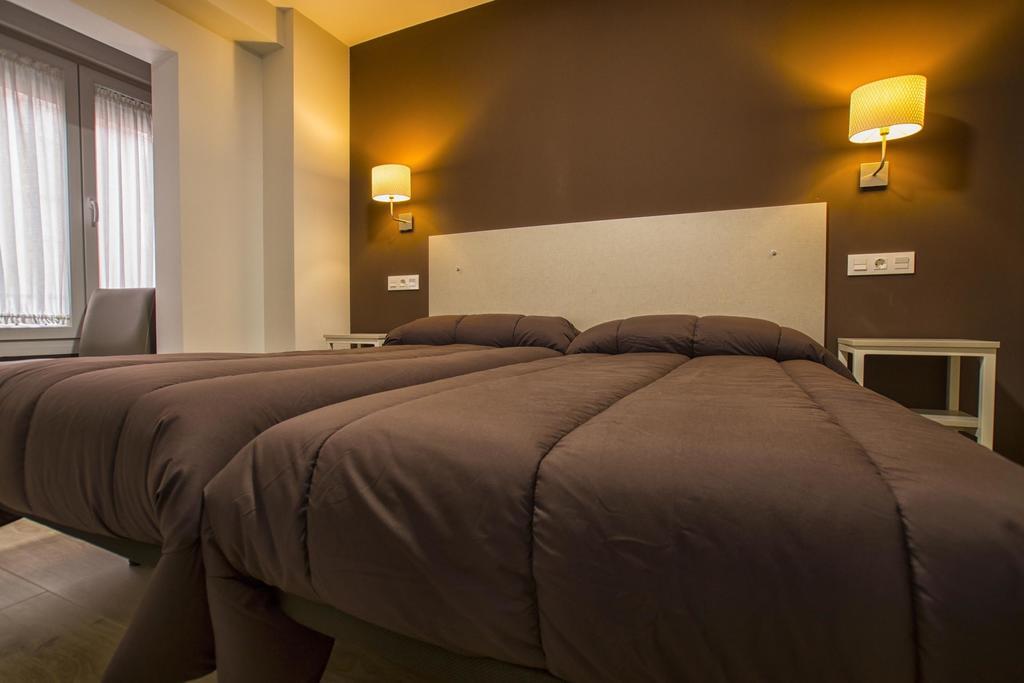 Hostal Elvira Аранда-де-Дуеро Екстер'єр фото